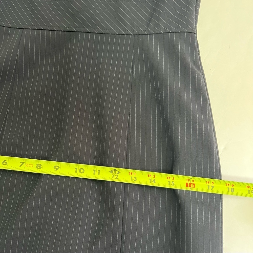 Tahari Women’s Career Business Women’s Dress Sz 4 Very Dark Blue Pin Striped - Picture 11 of 14